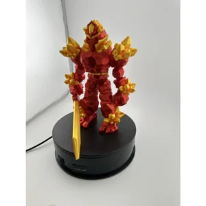 Crystal Warrior Candy Red / Gold – přední pohled Pohyblivá figurka Crystal Warrior v červeno-zlatém provedení s mečem, přední pohled.